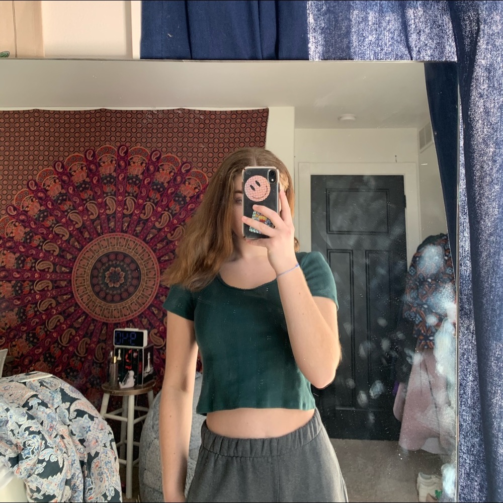green cropped t-shirt